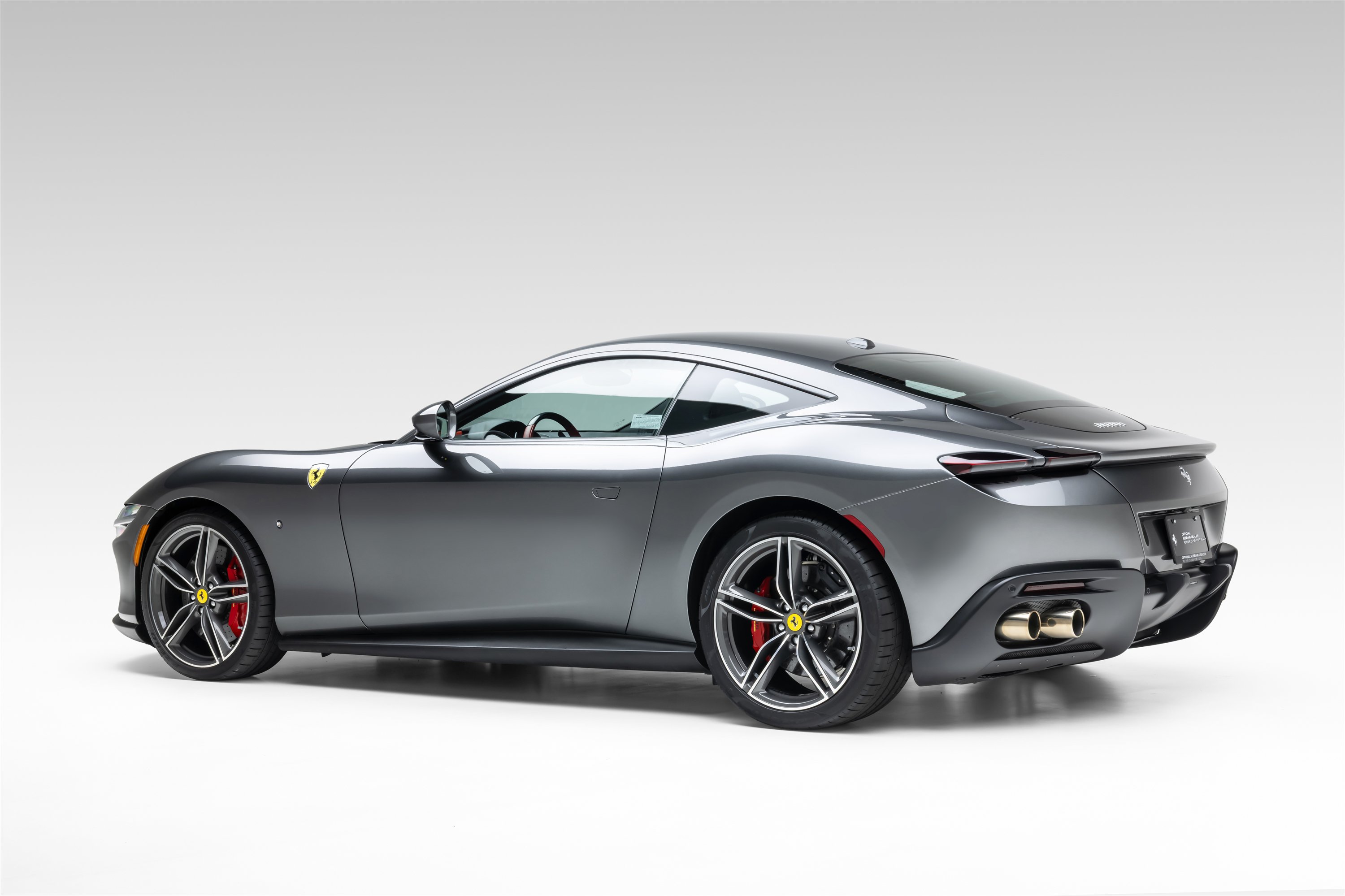 Used 2022 Ferrari Roma RWD image 3