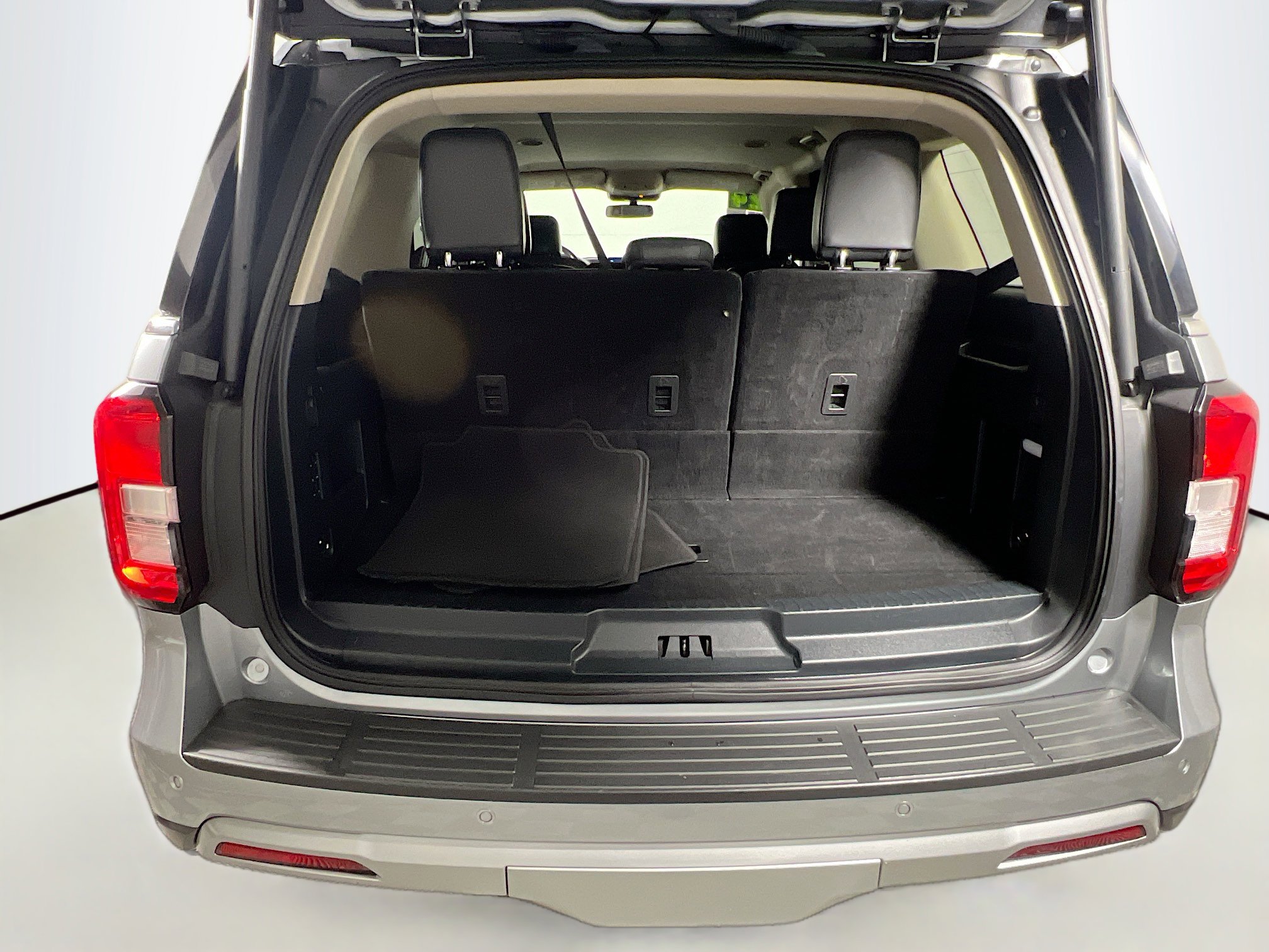 Used 2024 Ford Expedition XLT image 34