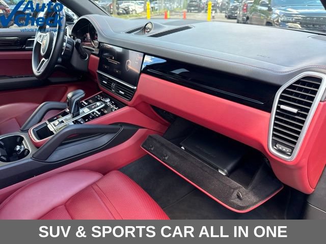 Used 2022 Porsche Cayenne AWD/4WD image 26
