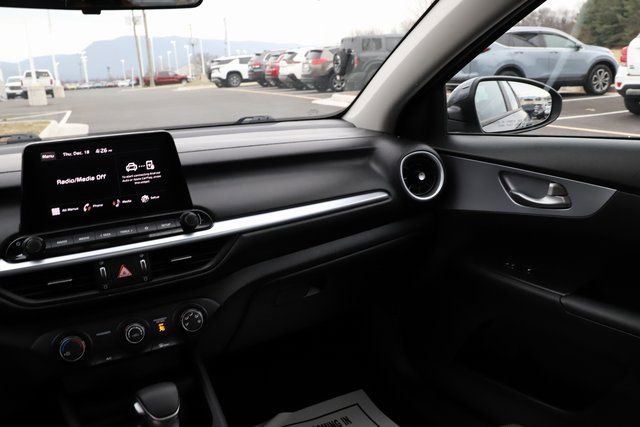 Used 2023 Kia Forte LXS image 23