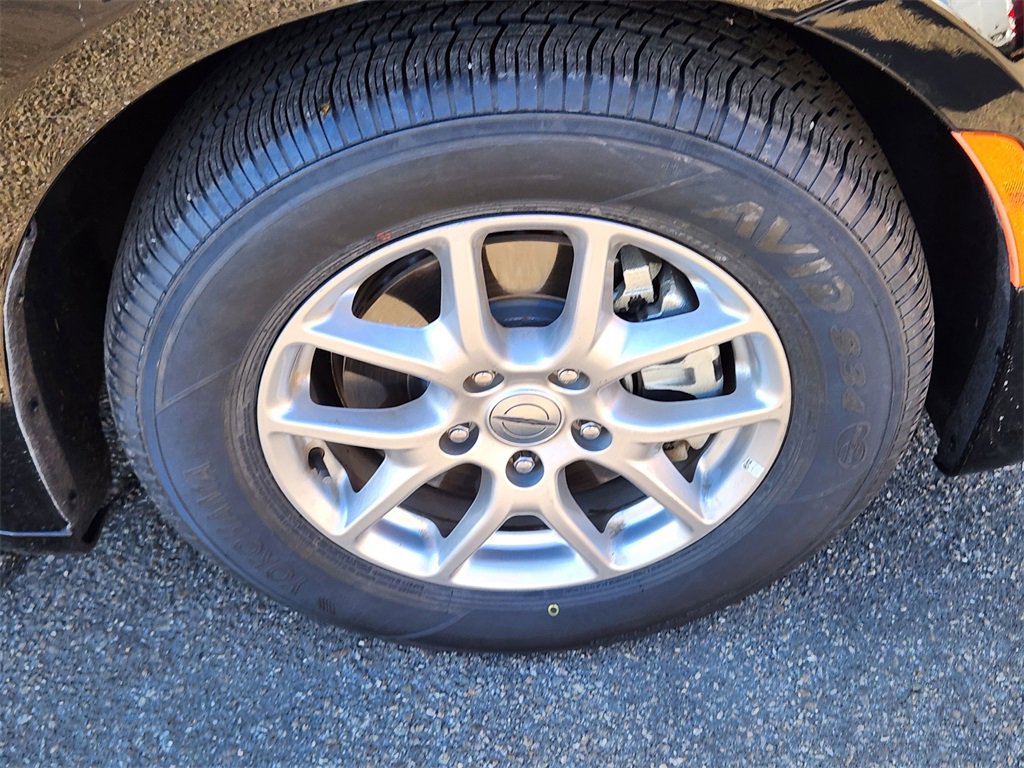 Used 2024 Chrysler Pacifica Touring-L image 16