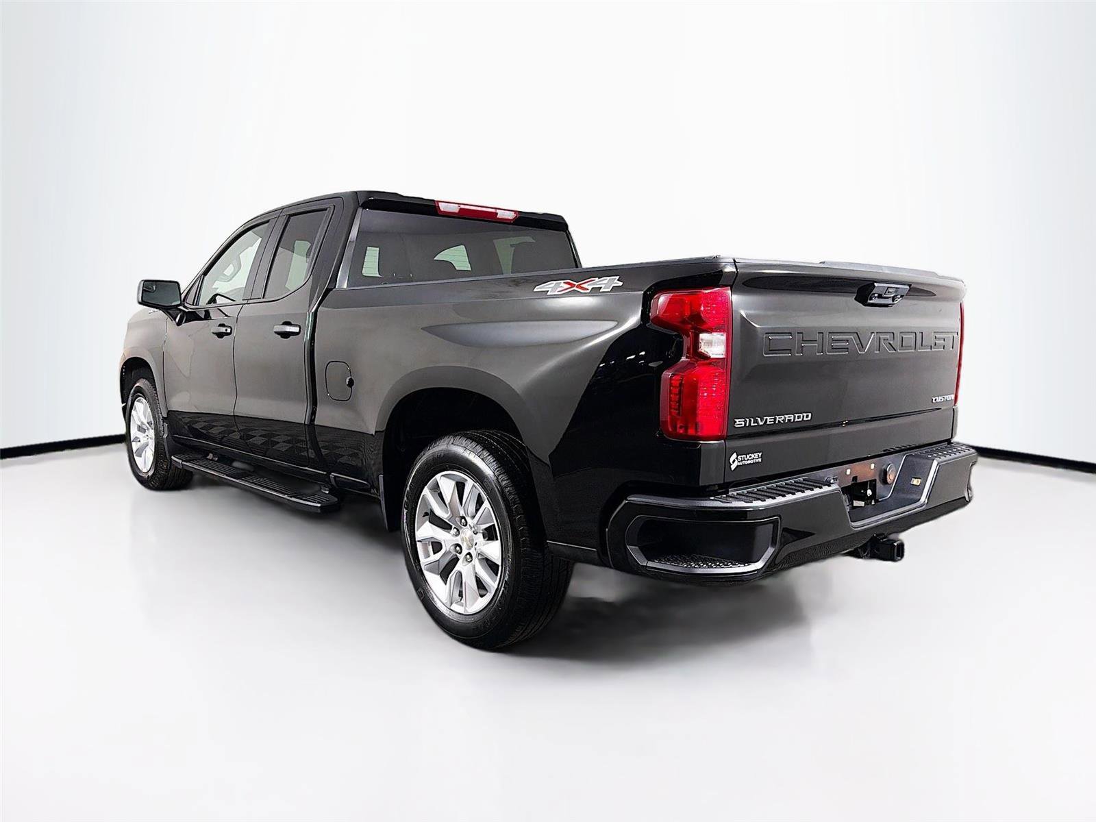 Used 2024 Chevrolet Silverado 1500 Custom image 5