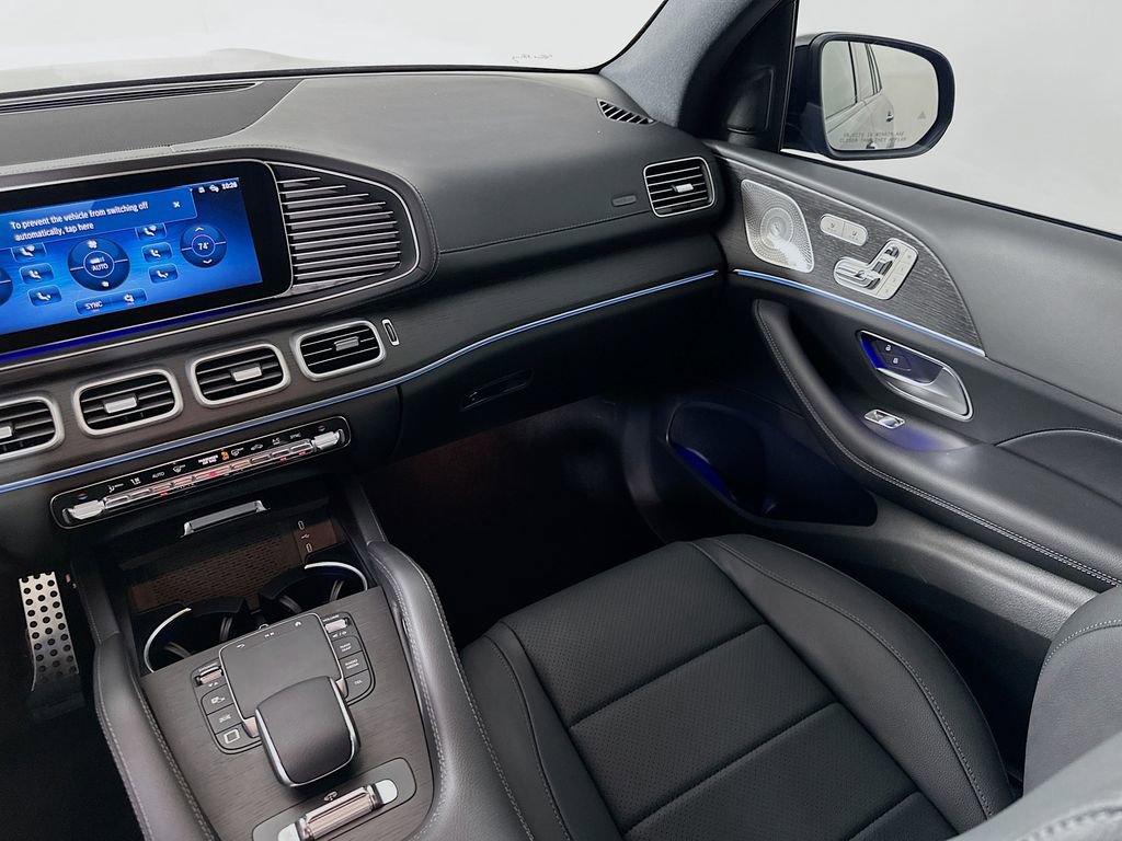 Used 2025 Mercedes-Benz GLS 450 4MATIC image 24