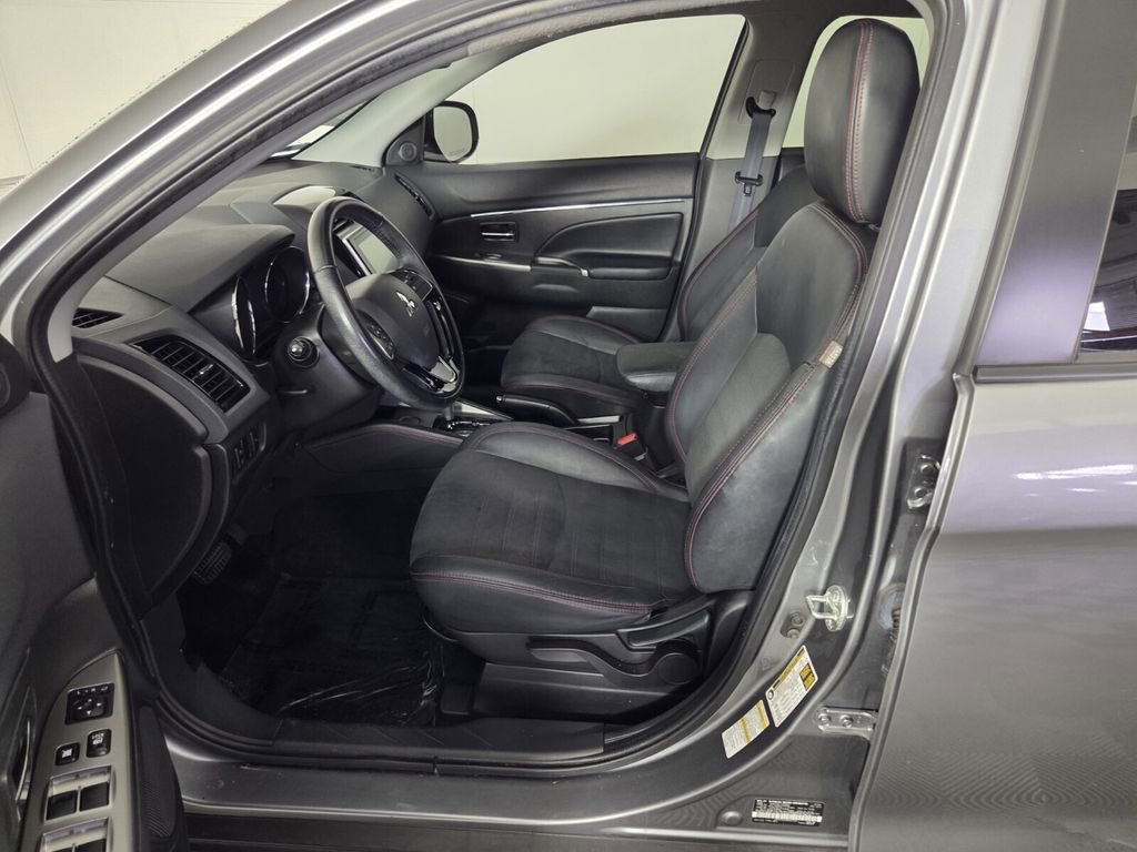 Used 2022 Mitsubishi Outlander Sport SE image 11