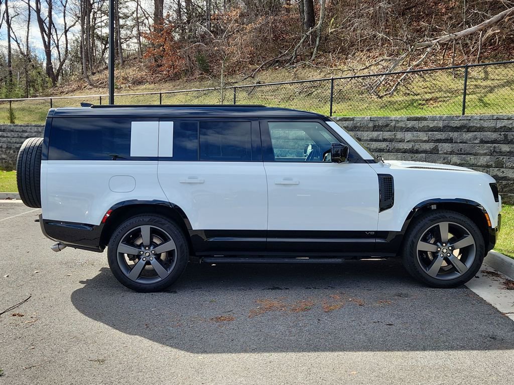 New 2025 Land Rover Defender 130 V8 image 11