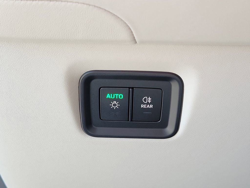 New 2026 Porsche Cayenne image 38