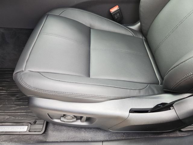 New 2026 Land Rover Range Rover Velar Dynamic SE image 17