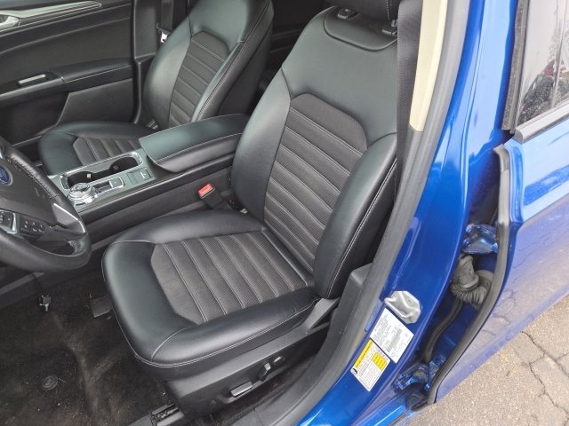 Used 2017 Ford Fusion SE w/ Equipment Group 201A image 15