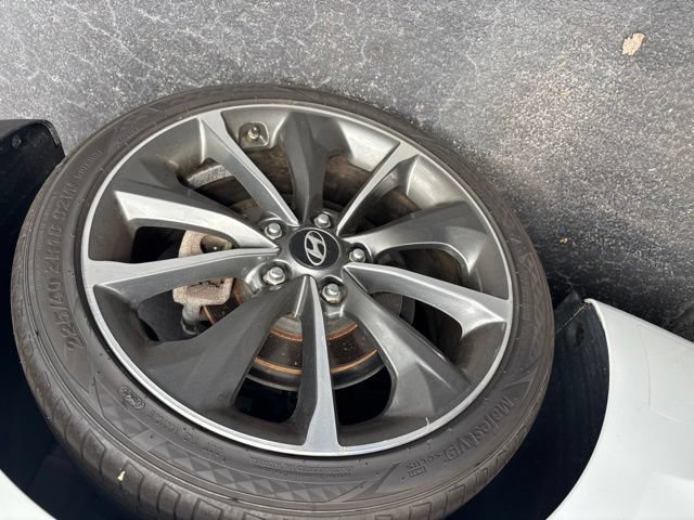Used 2019 Hyundai Veloster 2.0 Premium FWD image 8