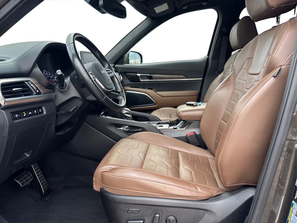 Used 2022 Kia Telluride SX w/ SX Prestige Package image 9