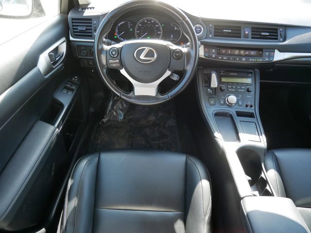 Used 2017 Lexus CT 200h w/ Seat Comfort Package image 10