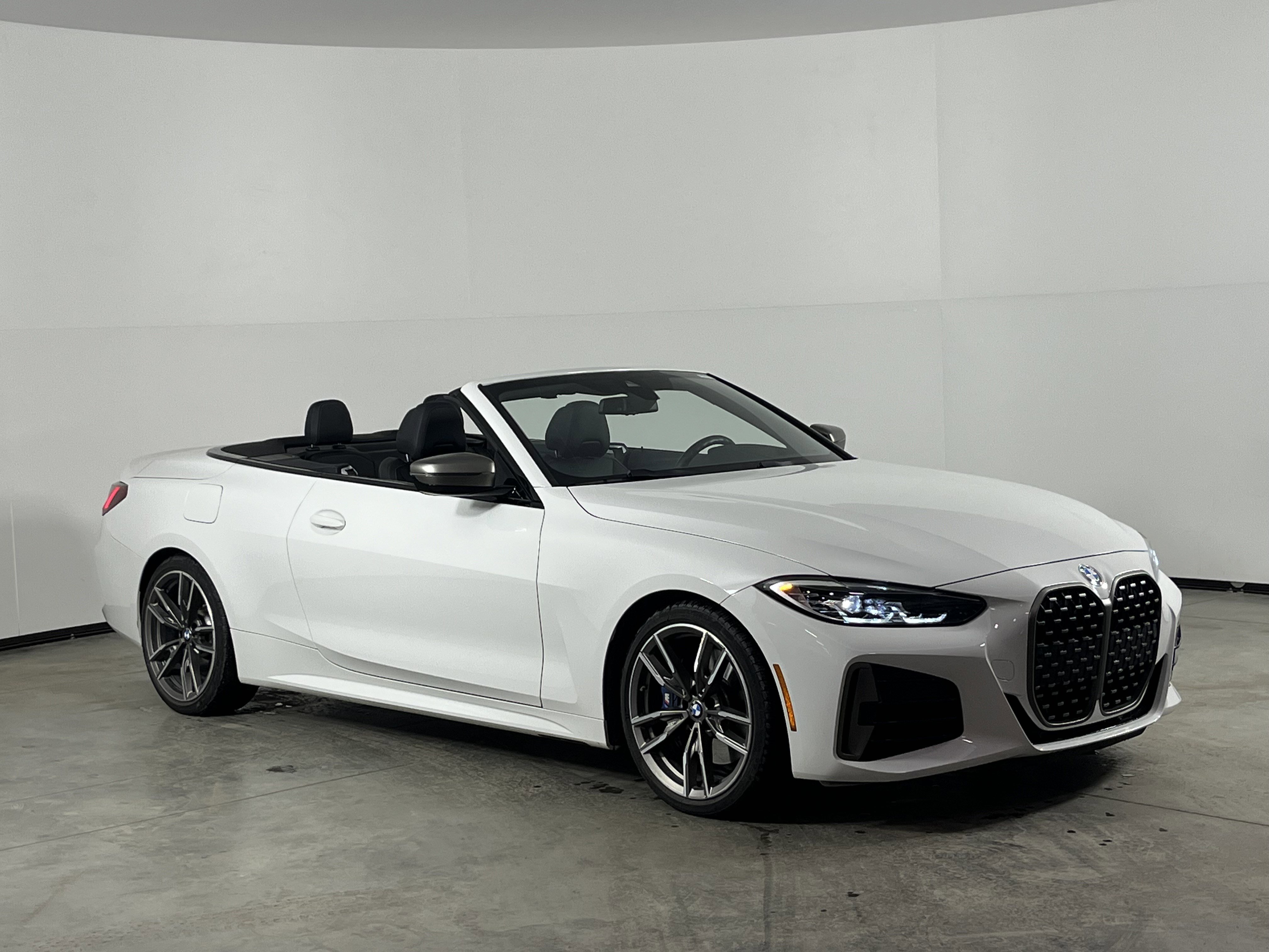 Used 2021 BMW M440i Convertible w/ Premium Package image 27