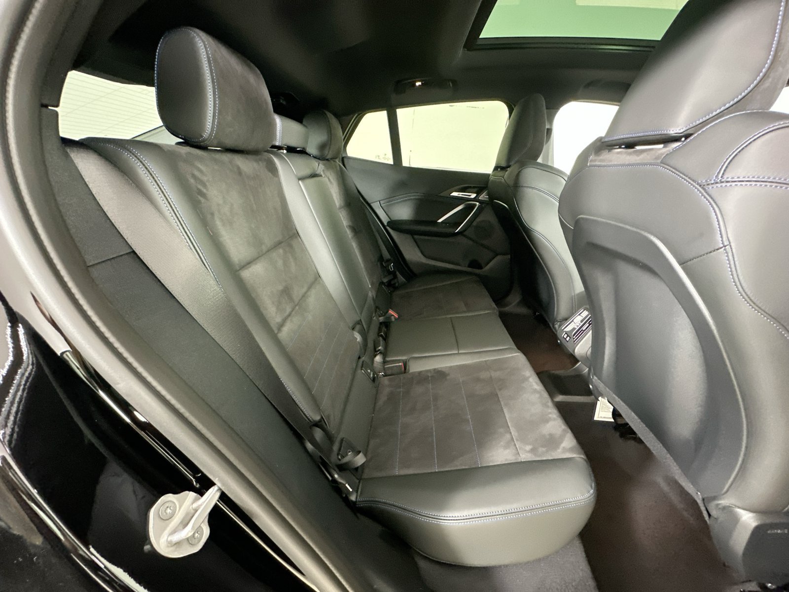 New 2027 BMW X2 xDrive28i AWD/4WD image 40