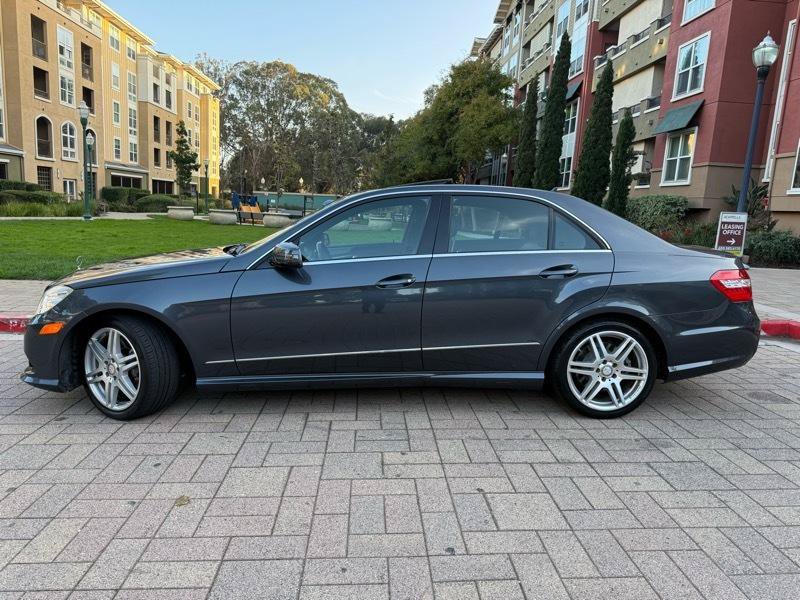 Used 2010 Mercedes-Benz E 550 Sedan image 4