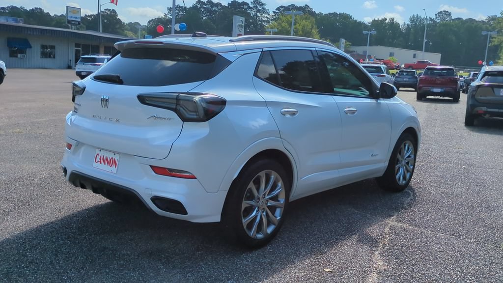 Used 2024 Buick Encore GX Avenir w/ Avenir Convenience Package FWD image 5