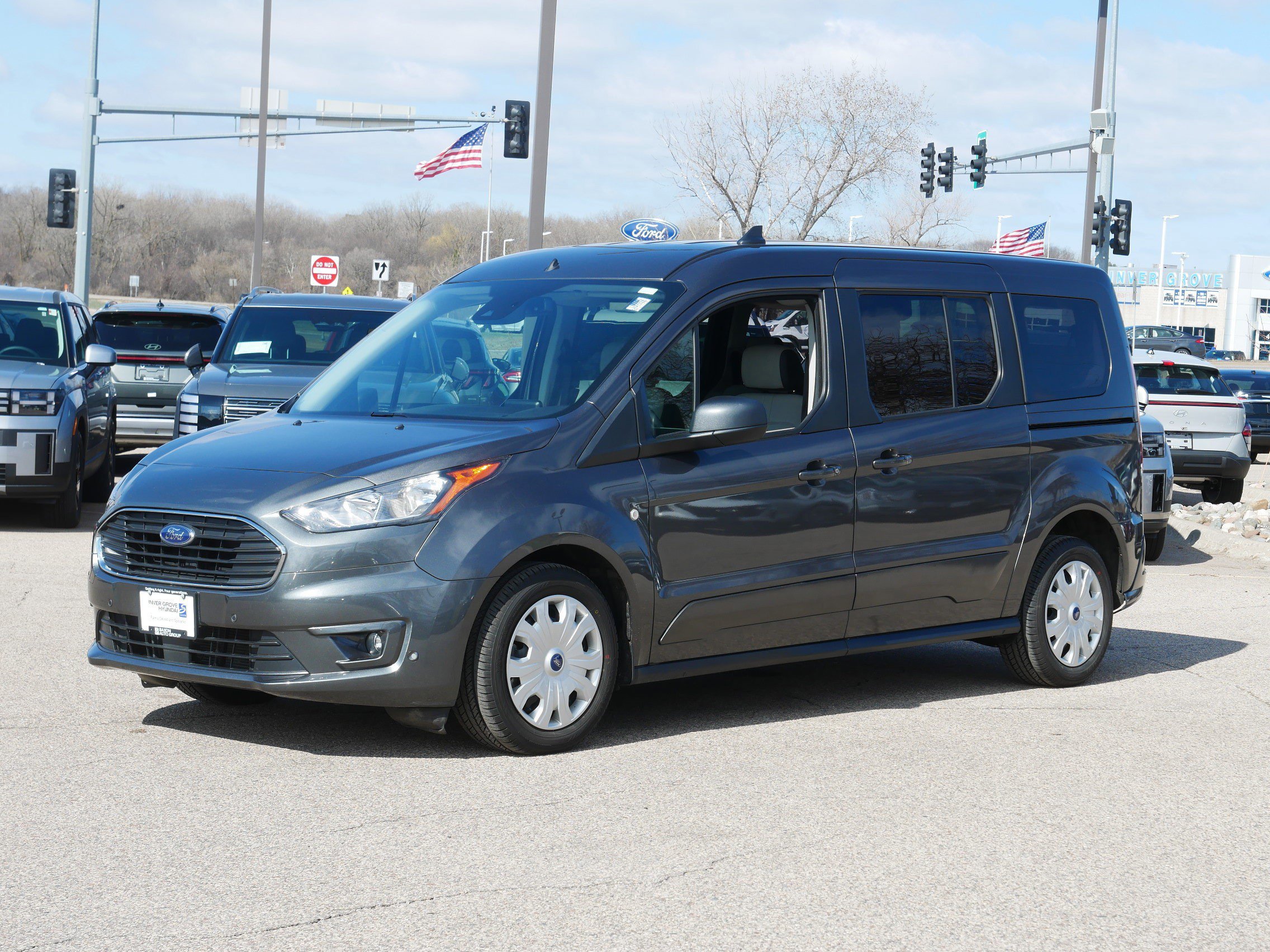 Used 2022 Ford Transit Connect XLT FWD image 2