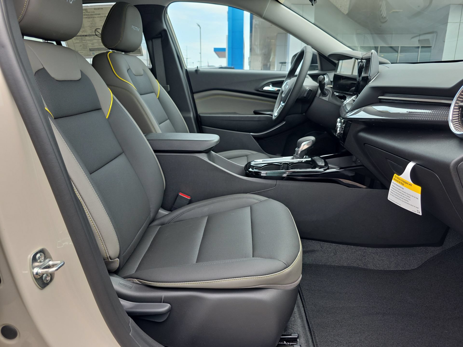 New 2026 Chevrolet Trax ACTIV w/ Sunroof Package FWD image 15