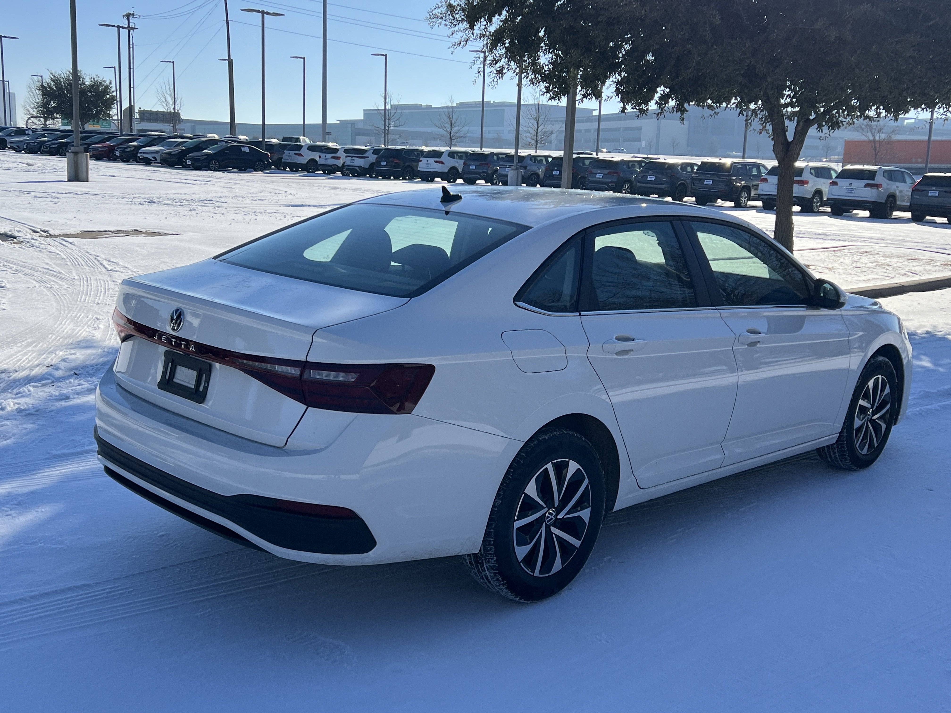 Certified 2025 Volkswagen Jetta S image 9