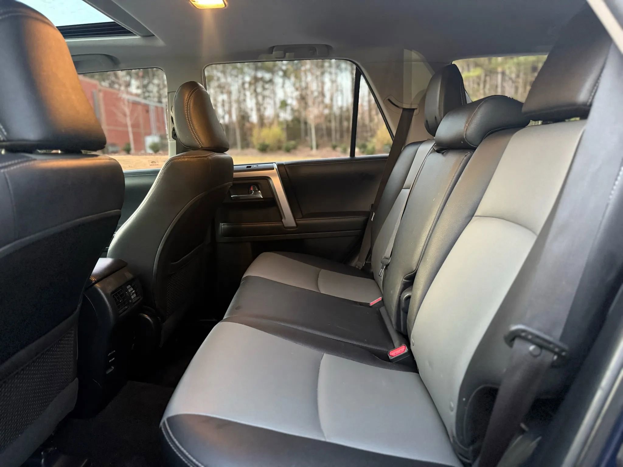 Used 2017 Toyota 4Runner SR5 Premium RWD image 18