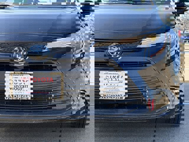 Certified 2025 Toyota Corolla LE image 9