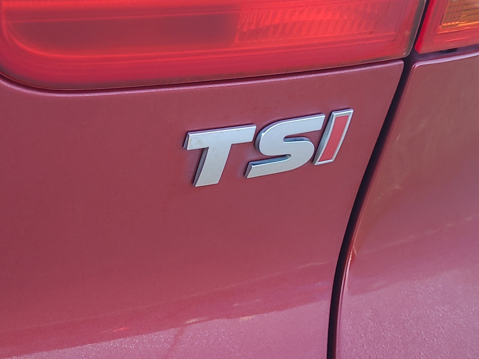 Used 2016 Volkswagen Tiguan S image 28