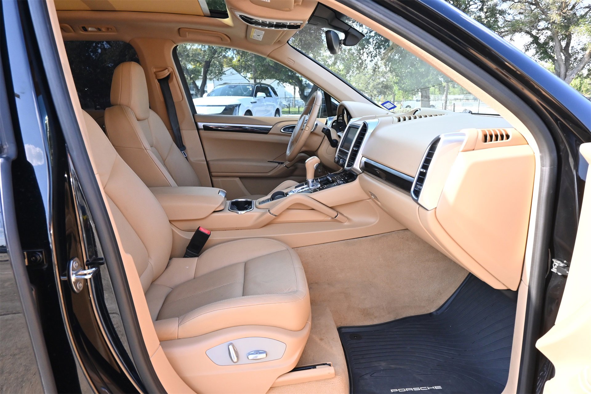 Used 2013 Porsche Cayenne S image 26