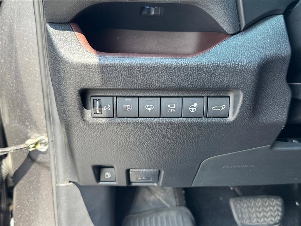 Used 2021 Toyota RAV4 Limited AWD/4WD image 23
