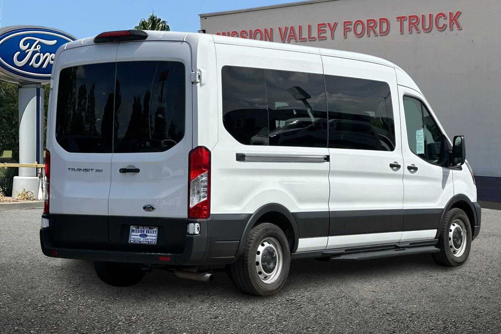 Used 2023 Ford Transit 350 XL image 4