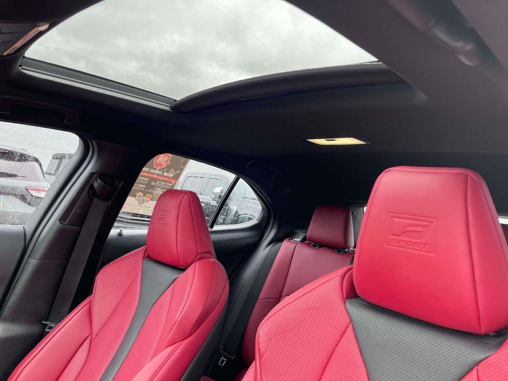 Used 2022 Lexus UX 200 F Sport w/ Accessory Package (Z2) FWD image 5
