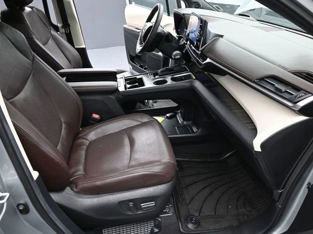 Certified 2023 Toyota Sienna Platinum image 32