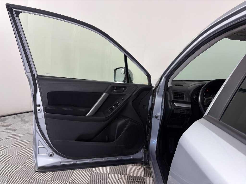 Used 2014 Subaru Forester 2.5i Premium AWD/4WD image 10
