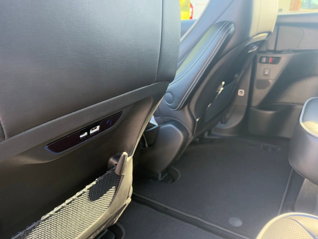 New 2026 Chrysler Pacifica Limited w/ S Appearance Package image 25