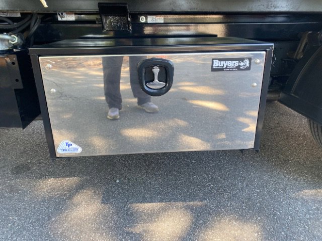 Used 2024 Isuzu NPR image 9