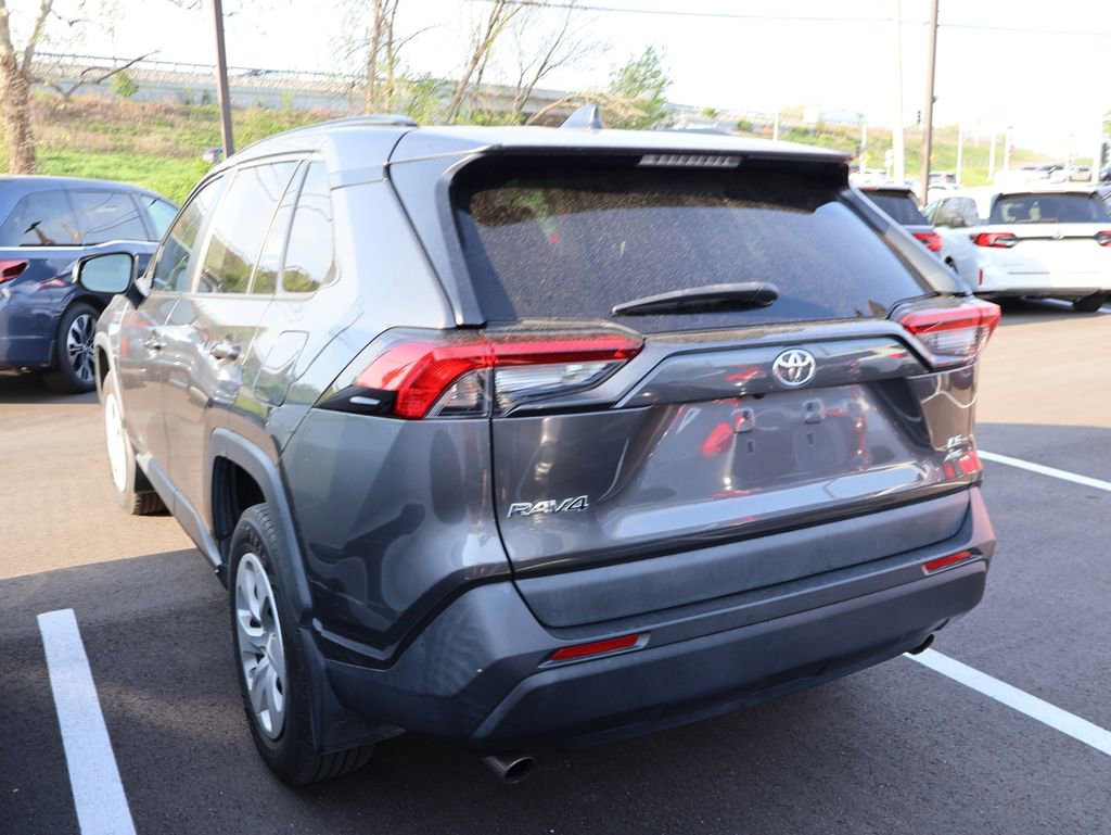Used 2021 Toyota RAV4 LE AWD/4WD image 7