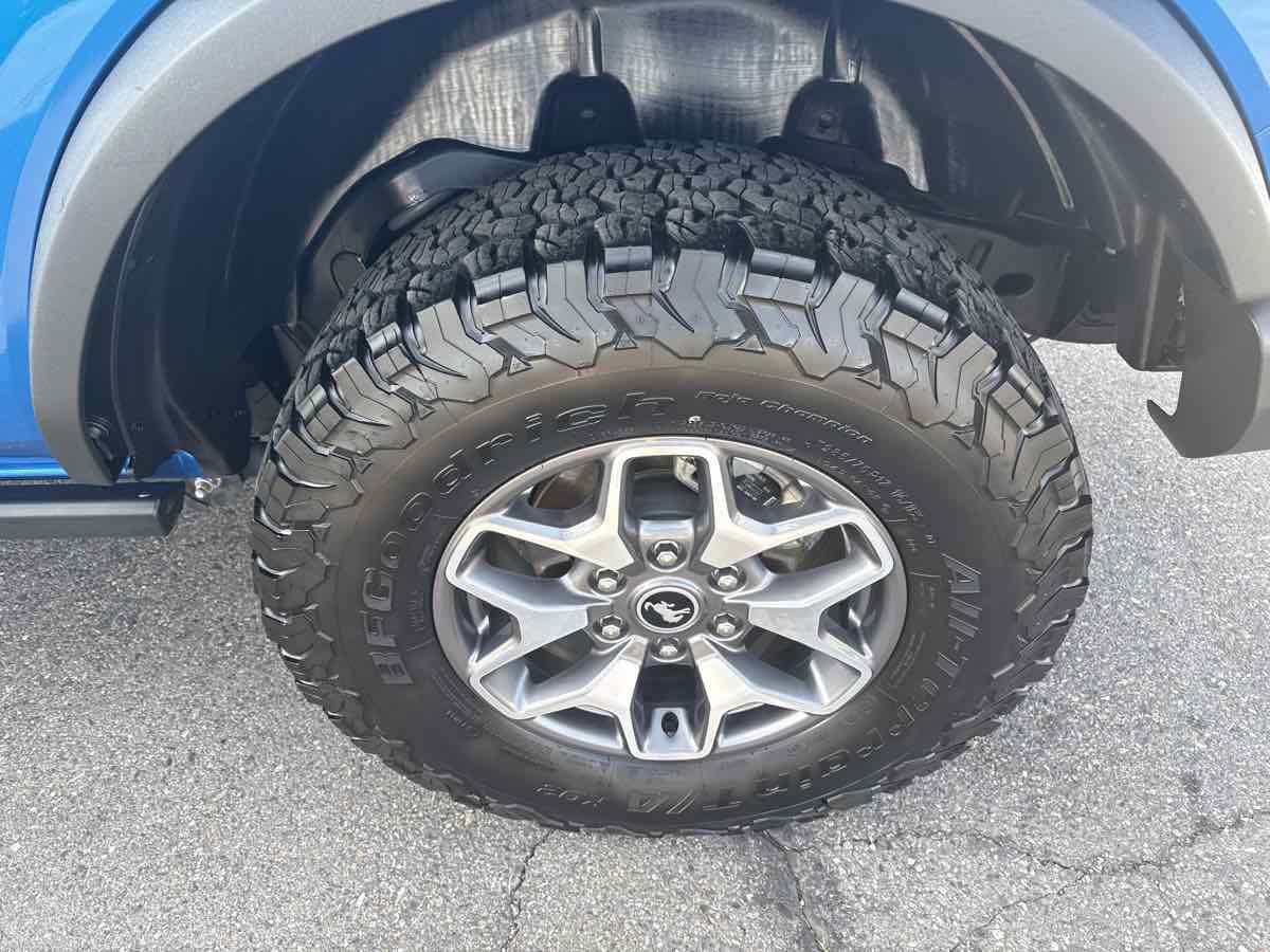 Used 2023 Ford Bronco Badlands image 10