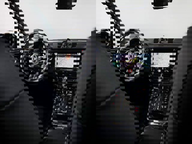 New 2025 Porsche Macan Turbo image 15