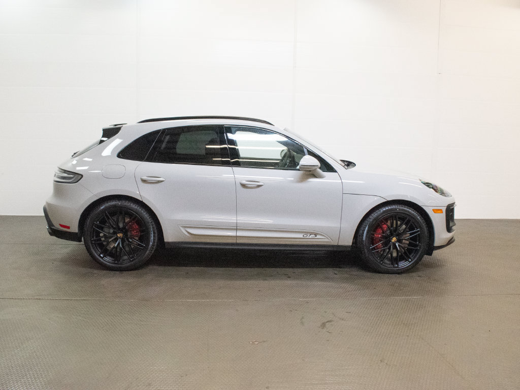 New 2026 Porsche Macan GTS AWD/4WD image 9