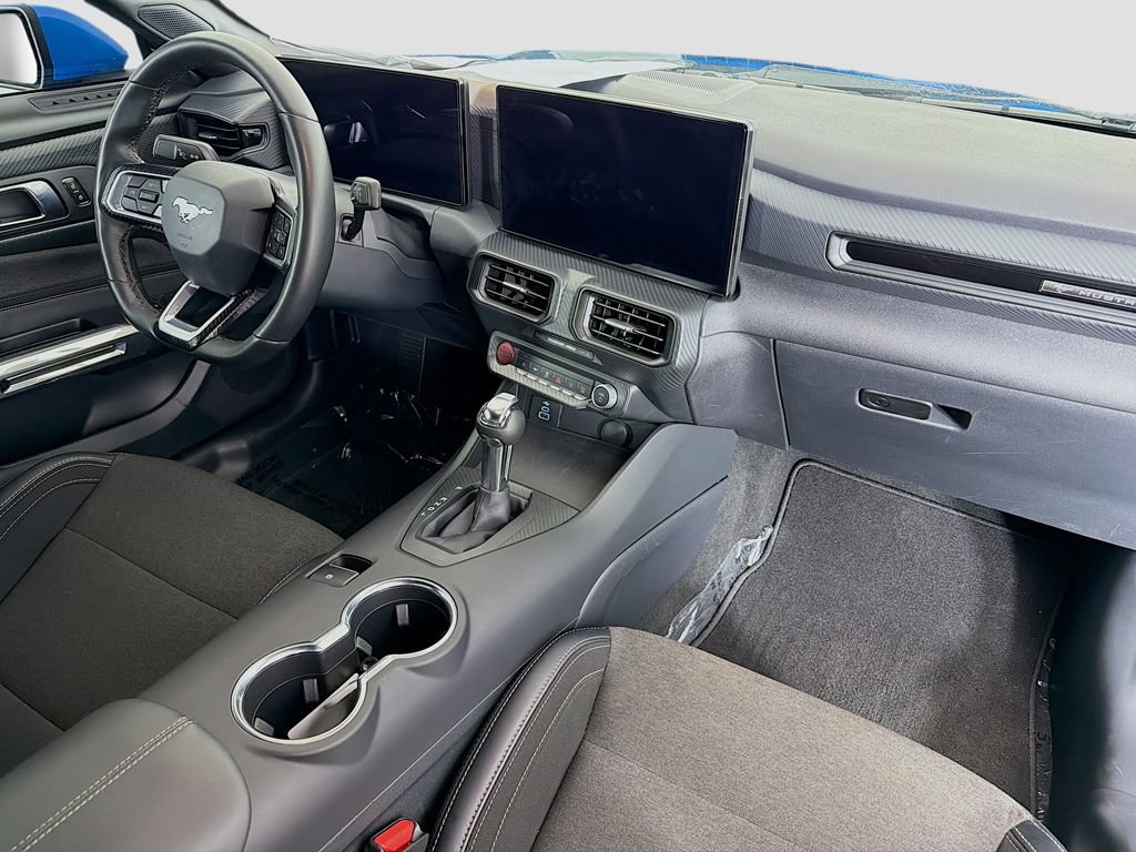 Used 2025 Ford Mustang Coupe RWD image 19