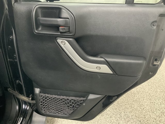 Used 2017 Jeep Wrangler Unlimited Sahara image 21