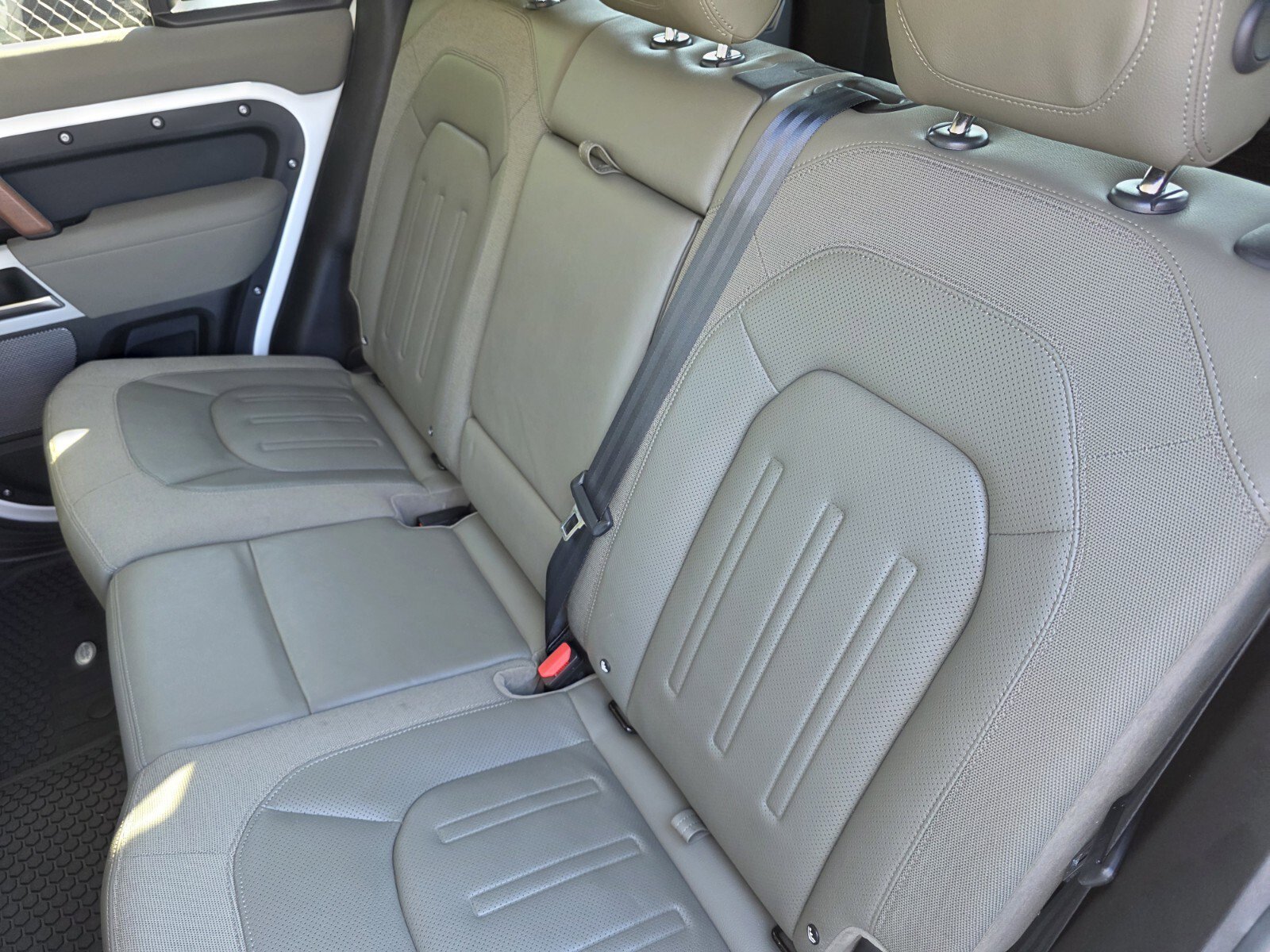 Used 2020 Land Rover Defender 110 S image 14