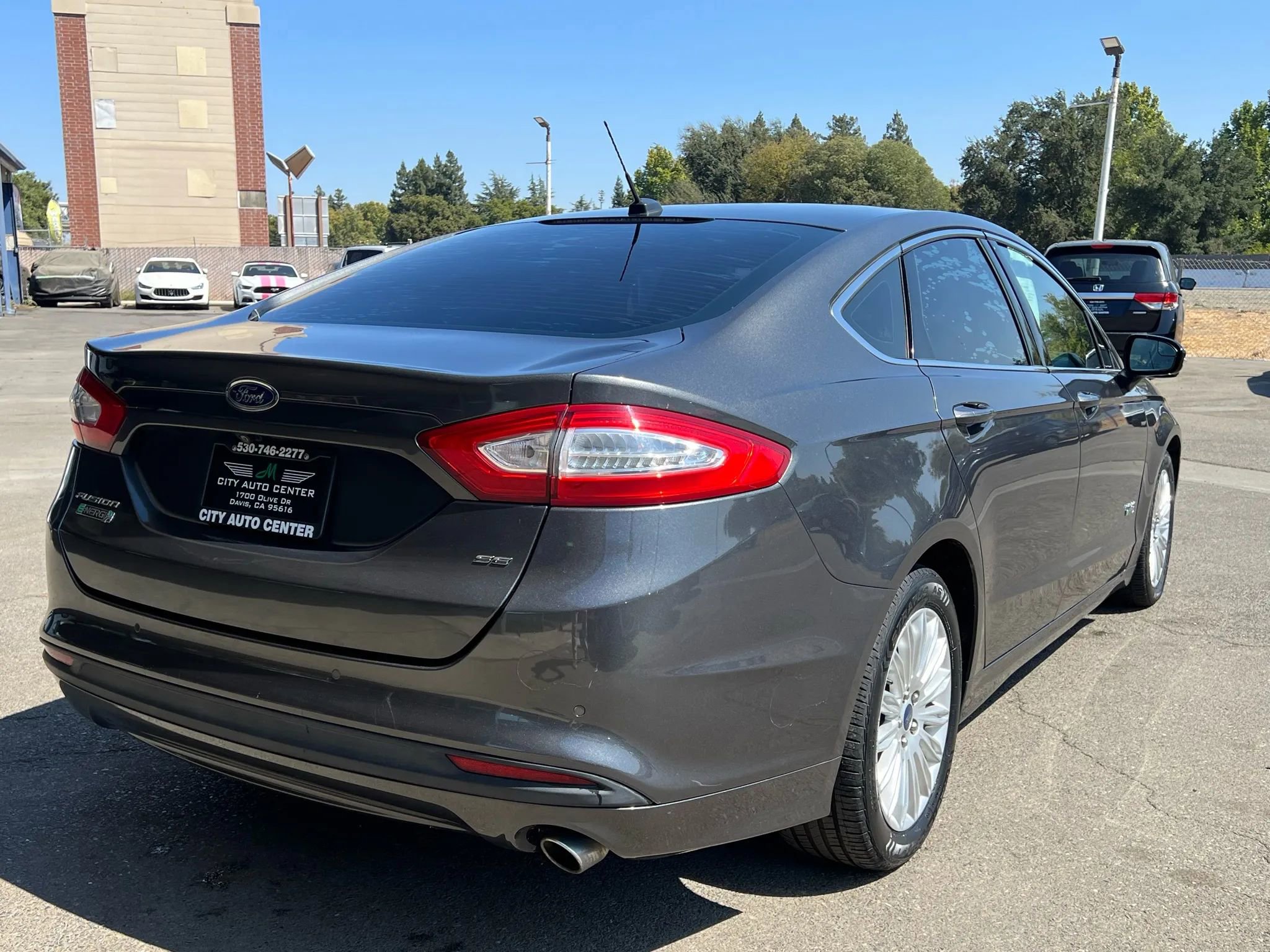 Used 2016 Ford Fusion Energi SE image 5