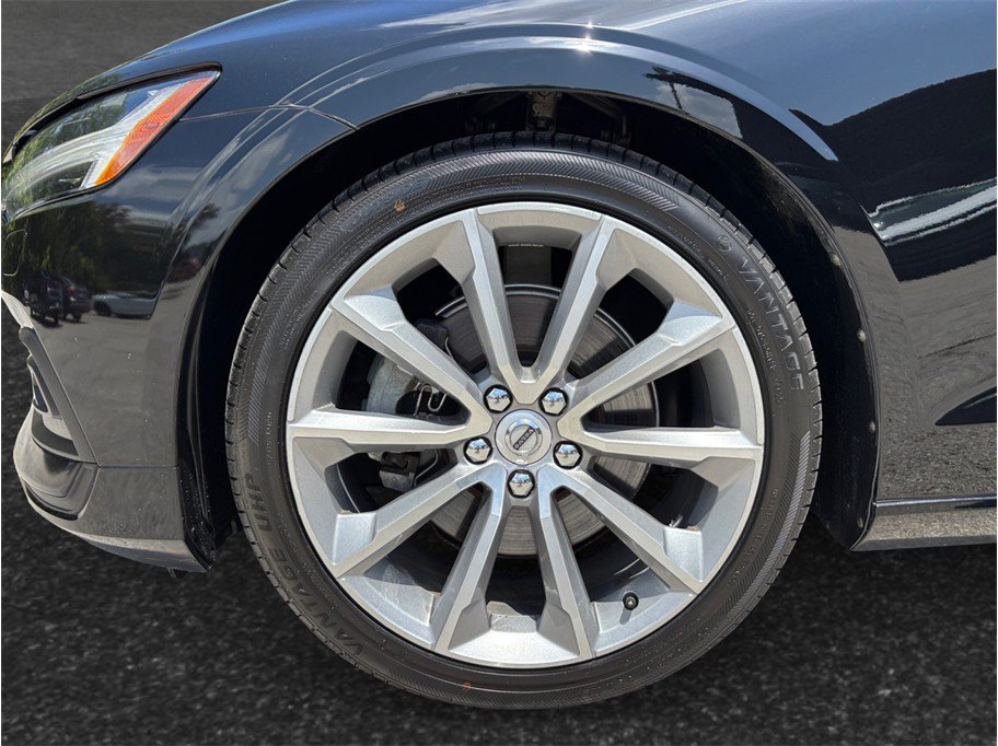 Used 2020 Volvo S60 T5 Momentum FWD image 13