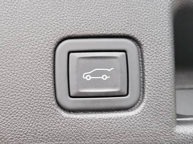 Used 2024 Chevrolet Equinox LT w/ LPO, Floor Liner Package FWD image 32
