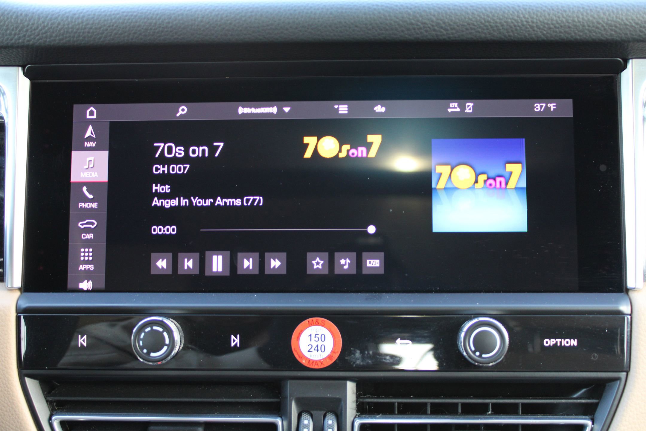 Certified 2022 Porsche Macan S image 18