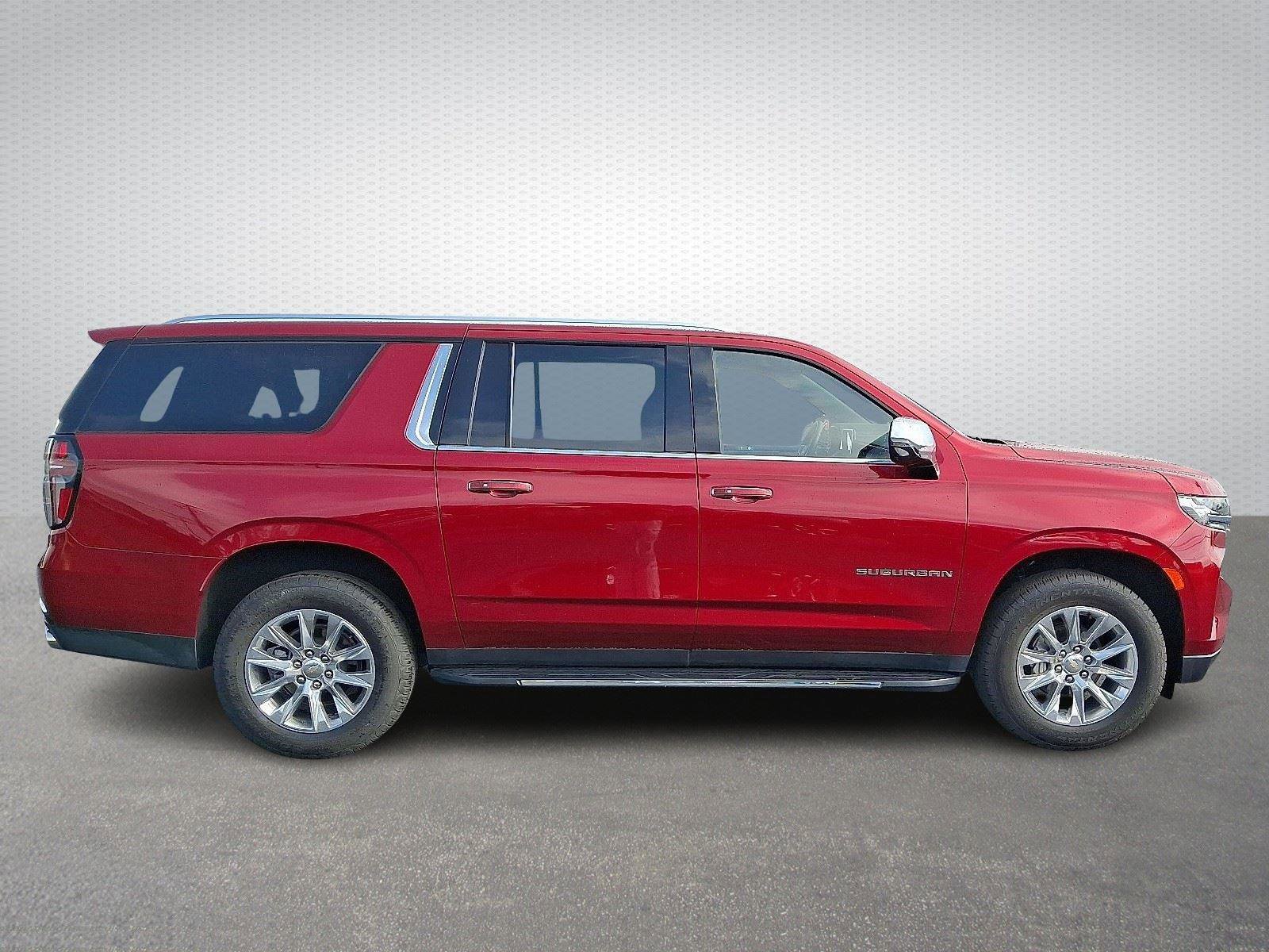 Used 2024 Chevrolet Suburban Premier w/ Premium Package image 7