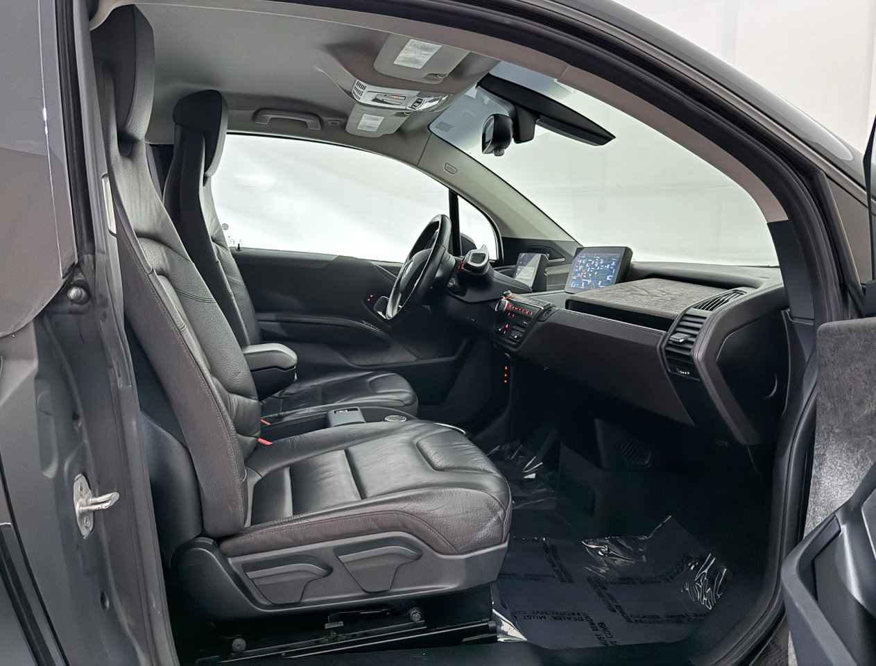 Used 2017 BMW i3 w/ Range Extender image 23