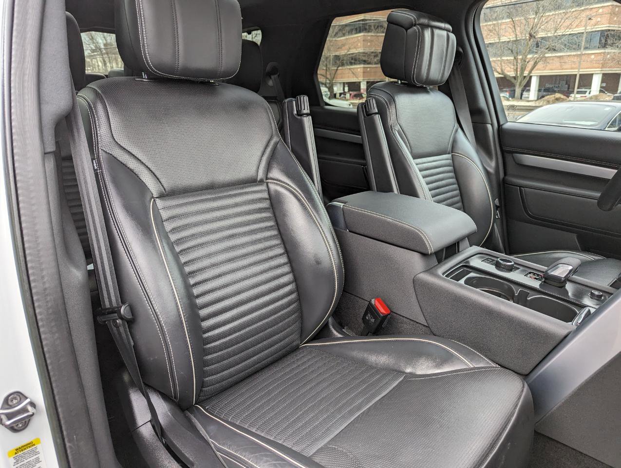 Used 2023 Land Rover Discovery S R-Dynamic image 29