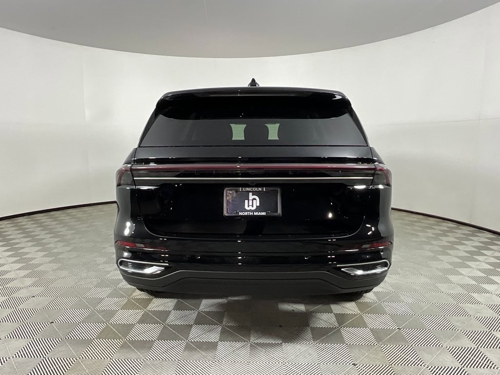 Used 2025 Lincoln Nautilus Premier image 8