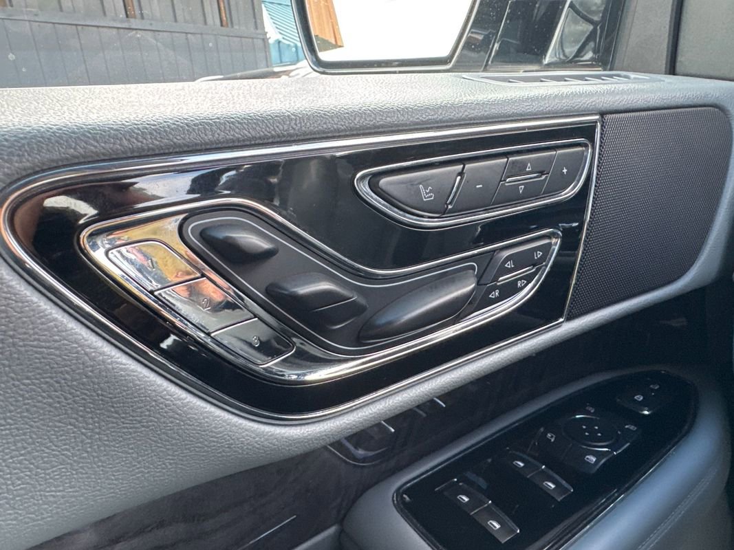 Used 2019 Lincoln Navigator L Reserve w/ Cargo Package AWD/4WD image 44