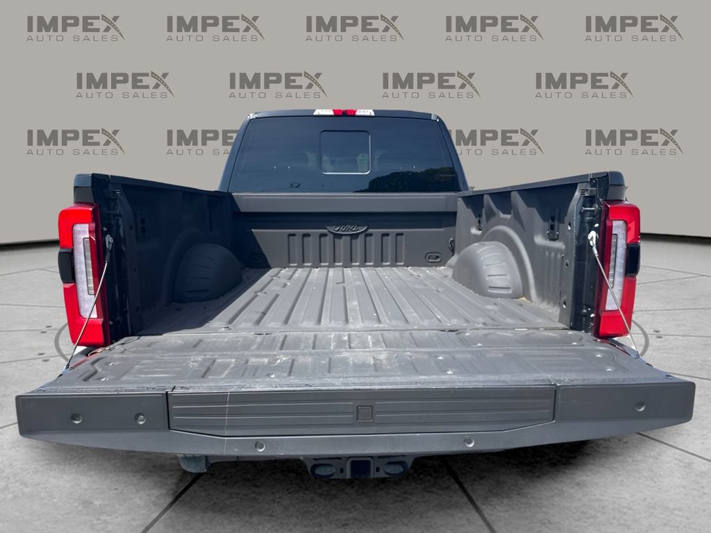 Used 2024 Ford F350 Platinum w/ FX4 Off-Road Package AWD/4WD image 32
